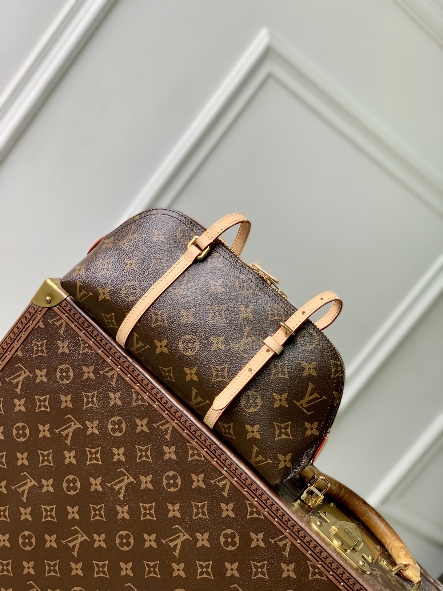 Louis Vuitton Squire East West