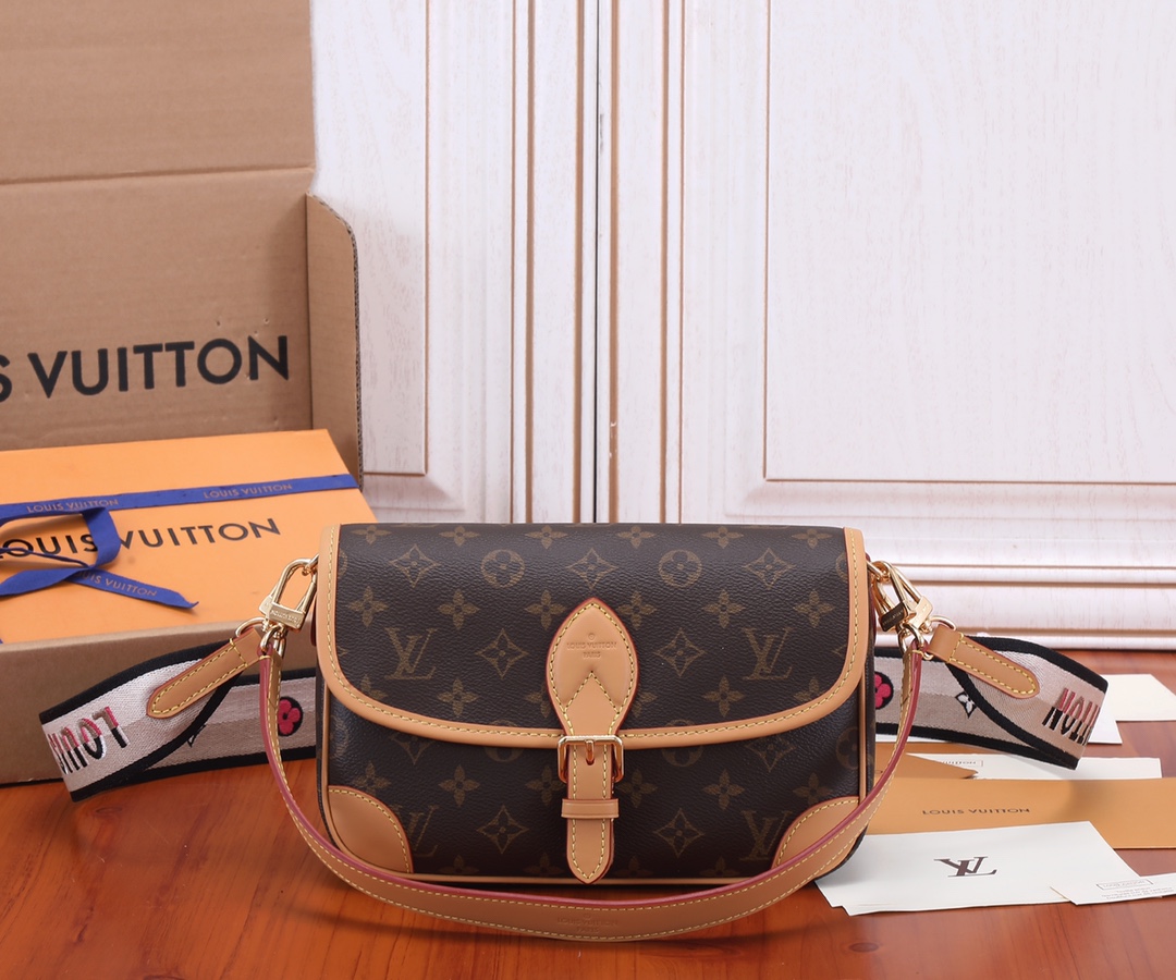 Louis Vuitton Diane Handbag
